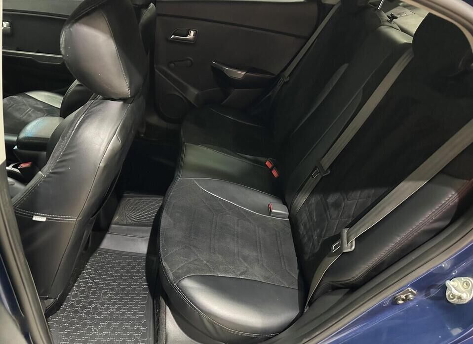 Kia Rio, III Рестайлинг 1.6 MT (123 л.с.)