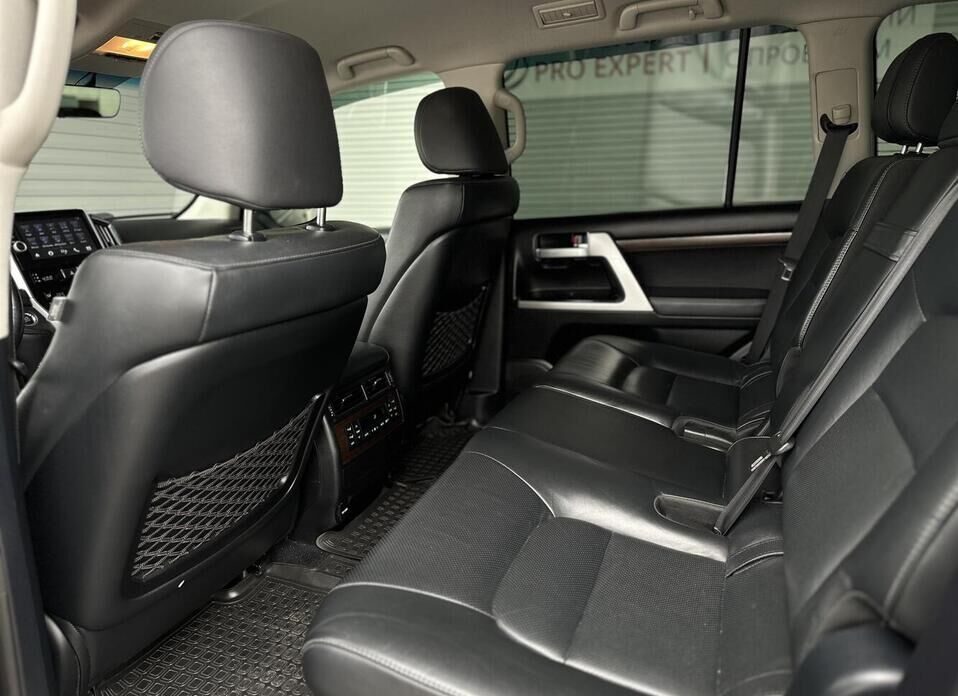 Toyota Land Cruiser, 200 Series Рестайлинг 2 4.6 AT (309 л.с.) 4WD