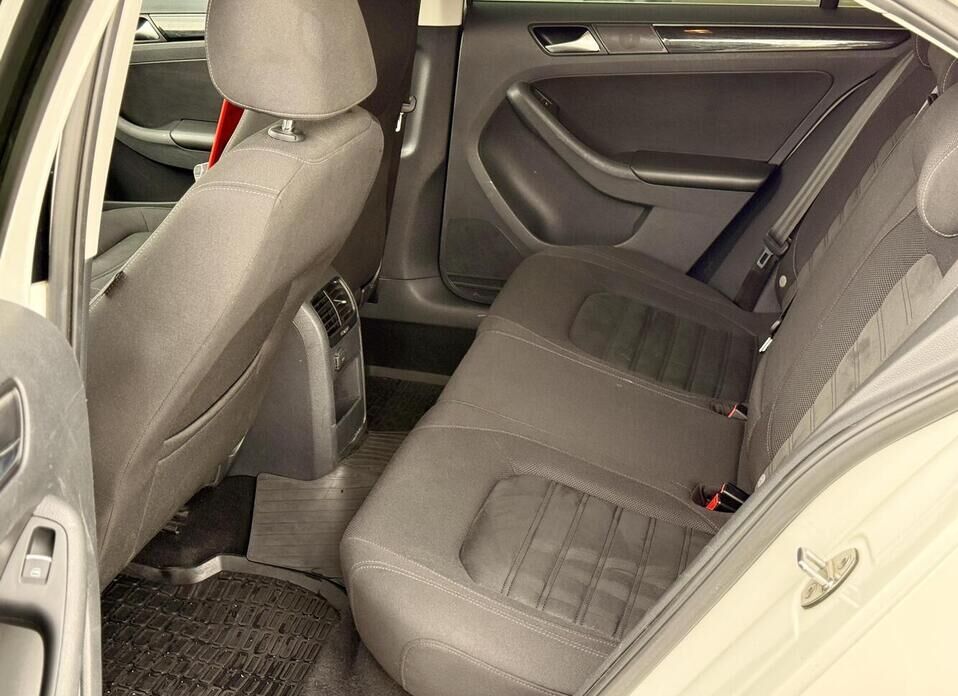 Volkswagen Jetta, VI Рестайлинг 1.4 AMT (125 л.с.)