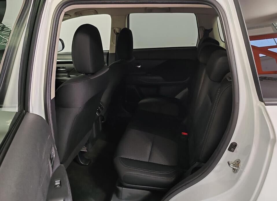 Mitsubishi Outlander, III Рестайлинг 2 2.0 CVT (146 л.с.) 4WD