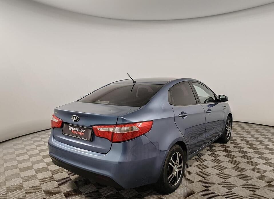 Kia Rio, III 5-speed 1.6 MT (123 л.с.)