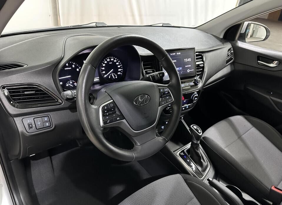 Hyundai Solaris, II Рестайлинг 1.6 AT (123 л.с.)
