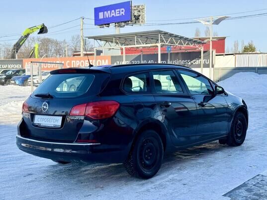 Opel Astra, 2014&nbsp;г., 236&nbsp;672&nbsp;км