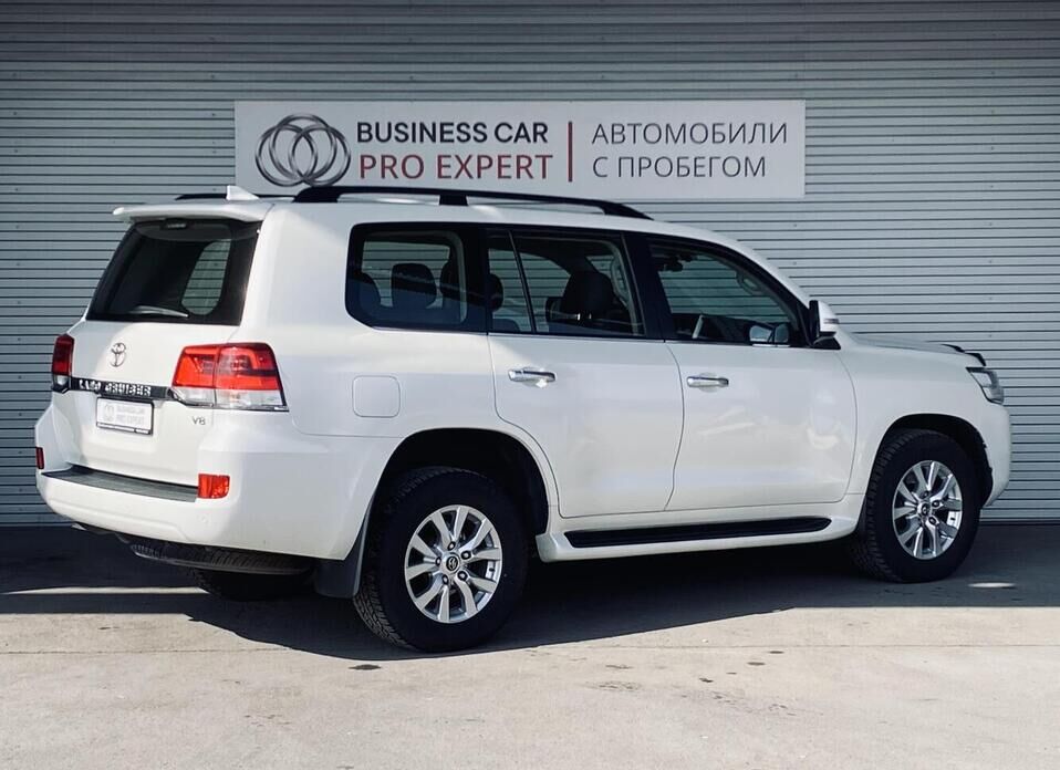 Toyota Land Cruiser, 200 Series Рестайлинг 2 4.5d AT (249 л.с.) 4WD