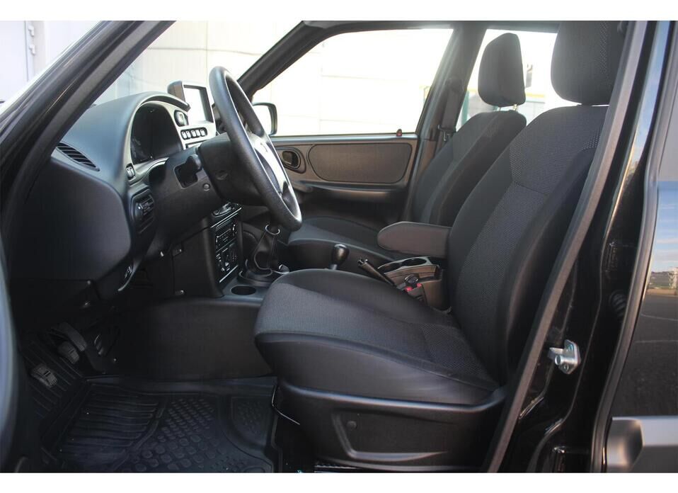 LADA (ВАЗ) Niva 1.7 MT (80 л.с.) 4WD