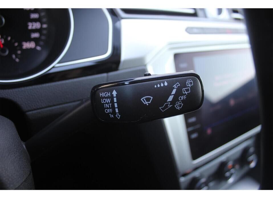 Volkswagen Passat, B8 1.8 AMT (180 л.с.)