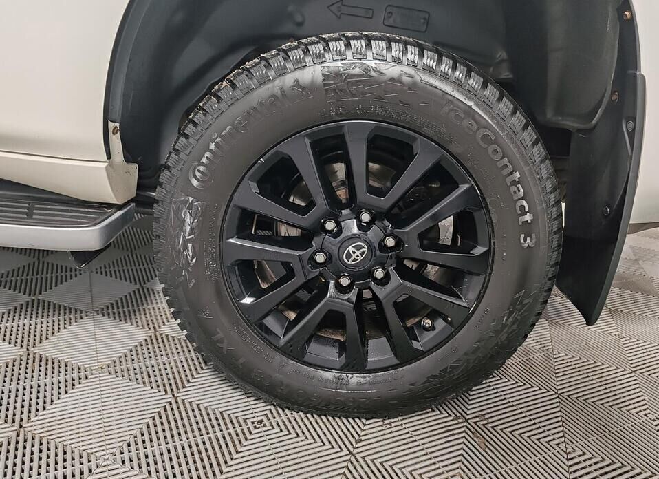 Toyota Land Cruiser Prado, 150 Series Рестайлинг 3 2.8d AT (200 л.с.) 4WD