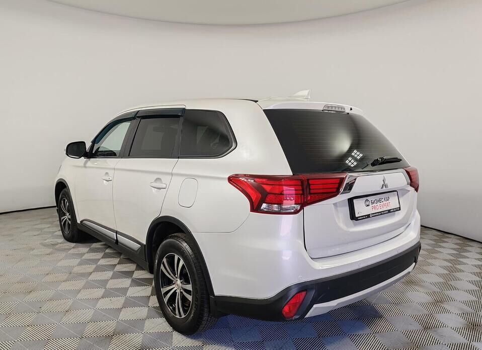Mitsubishi Outlander, III Рестайлинг 2 2.0 CVT (146 л.с.) 4WD