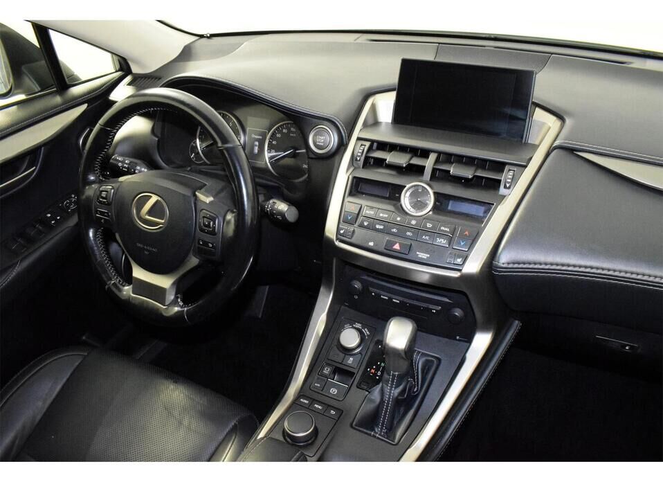 Lexus NX, I 200t 2.0 AT (238 л.с.) 4WD