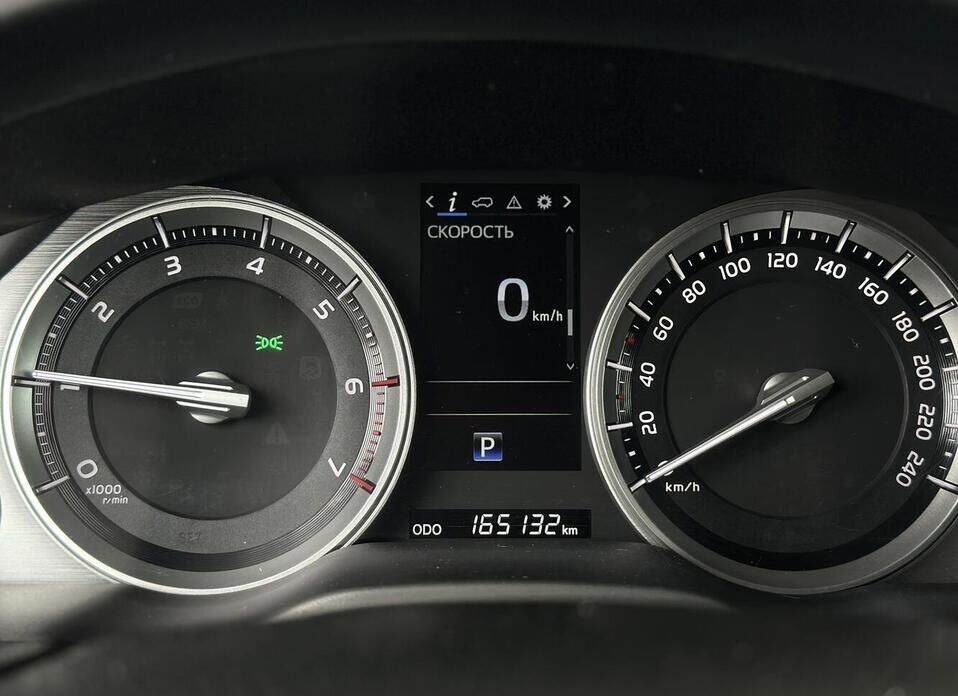 Toyota Land Cruiser, 200 Series Рестайлинг 2 4.6 AT (309 л.с.) 4WD