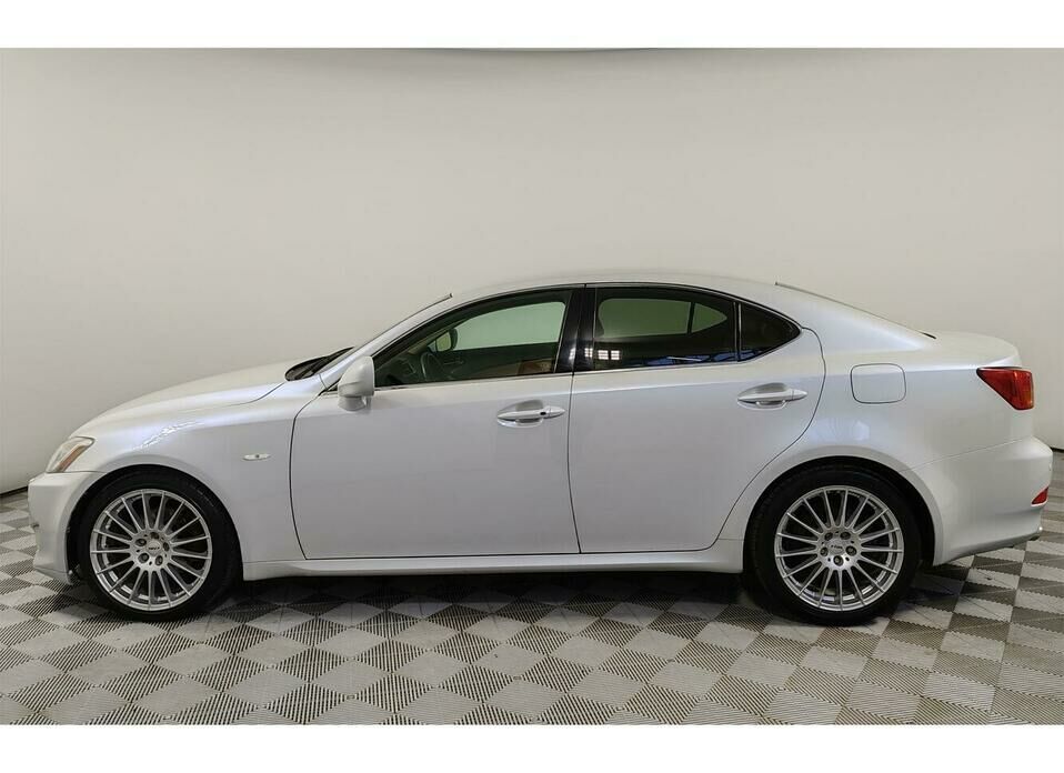 Lexus IS 250 2.5 AT (208 л.с.)