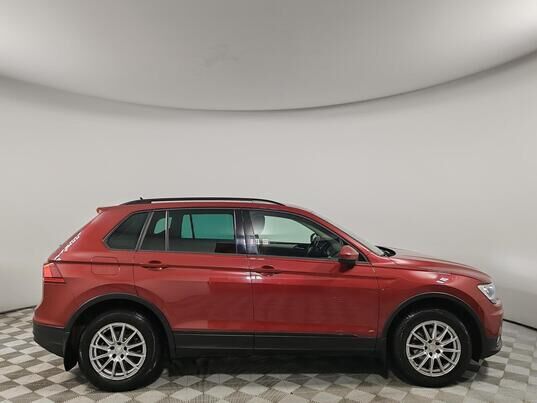 Volkswagen Tiguan, 2019&nbsp;г., 100&nbsp;192&nbsp;км